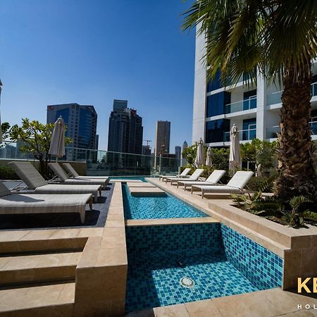 Sleek Studio In Prive With Stunning Canal View Dubai Buitenkant foto
