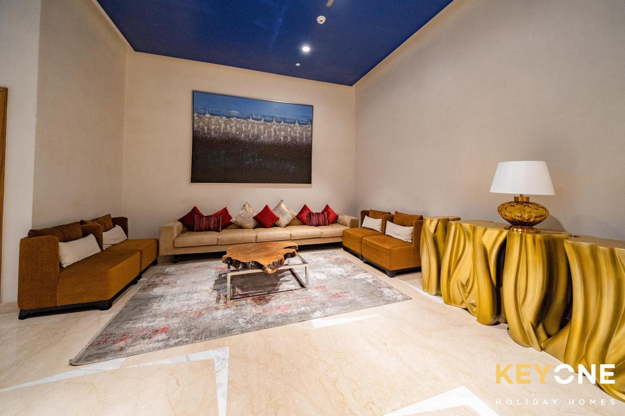 Sleek Studio In Prive With Stunning Canal View Dubai Buitenkant foto