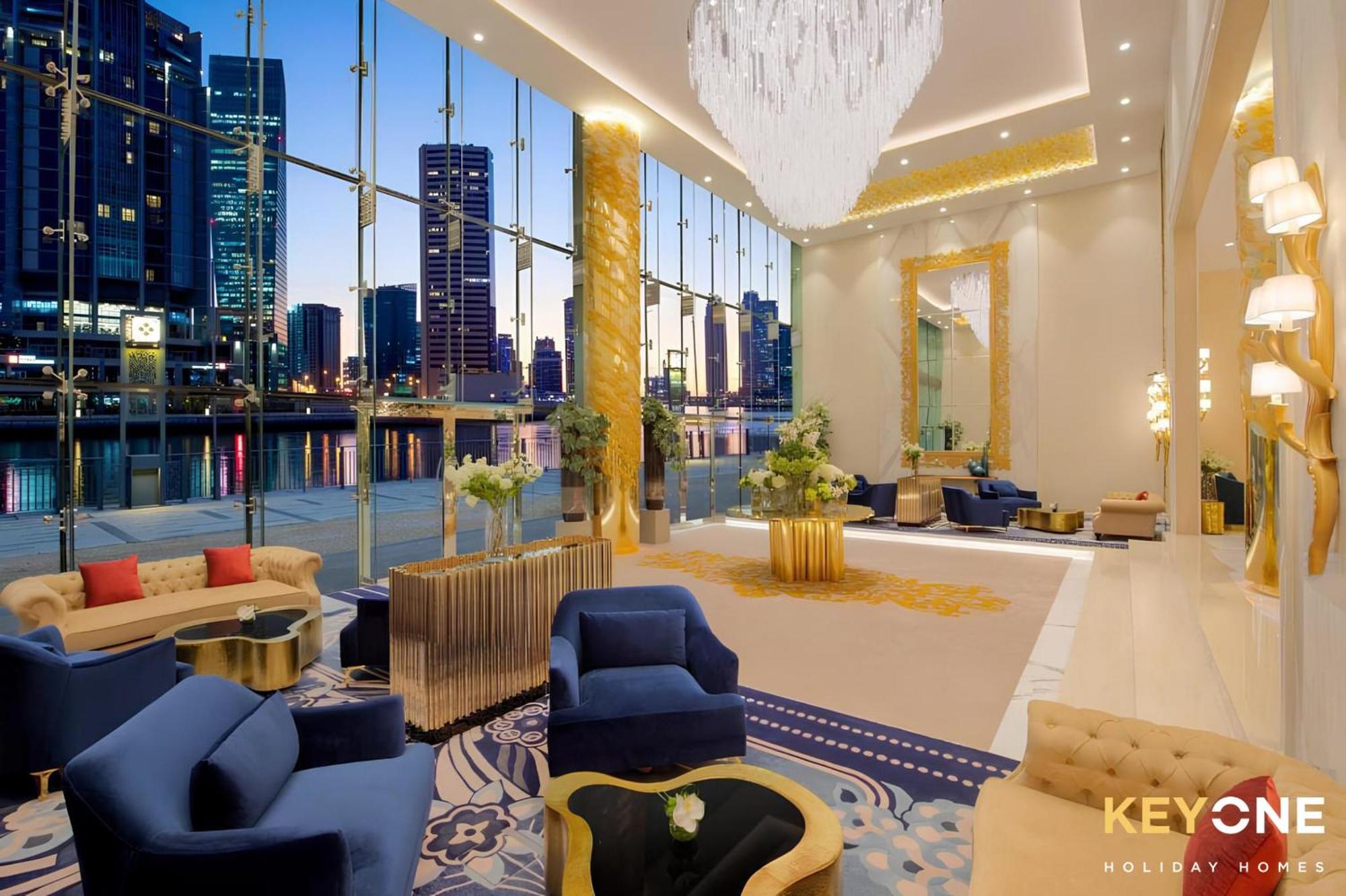 Sleek Studio In Prive With Stunning Canal View Dubai Buitenkant foto