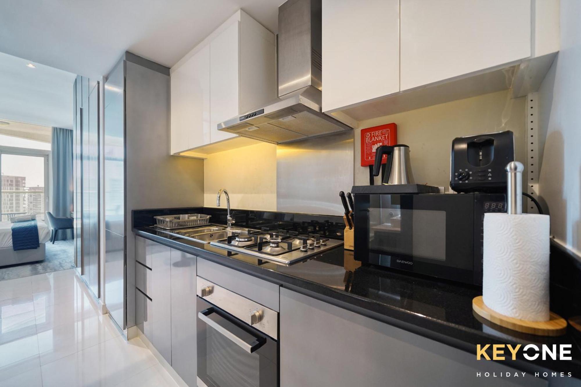 Sleek Studio In Prive With Stunning Canal View Dubai Buitenkant foto