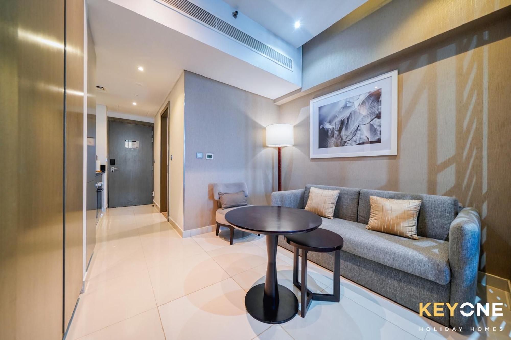 Sleek Studio In Prive With Stunning Canal View Dubai Buitenkant foto