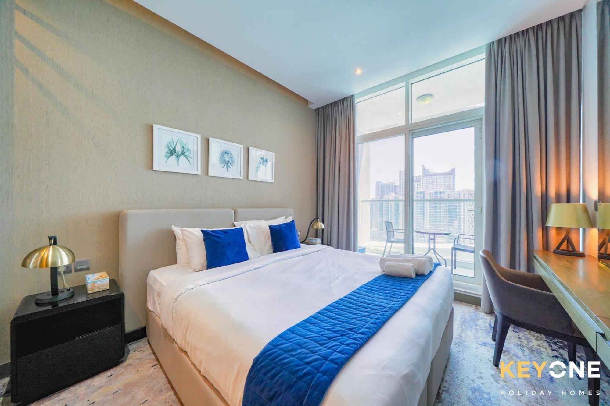 Sleek Studio In Prive With Stunning Canal View Dubai Buitenkant foto